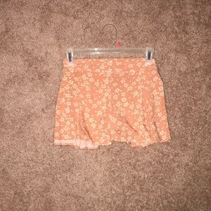 cute peach w/ cream flowers, high waisted shorts